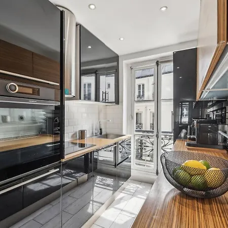 Bnbnook - Vast 3br - Arc De Triomphe & Champs Apartment *